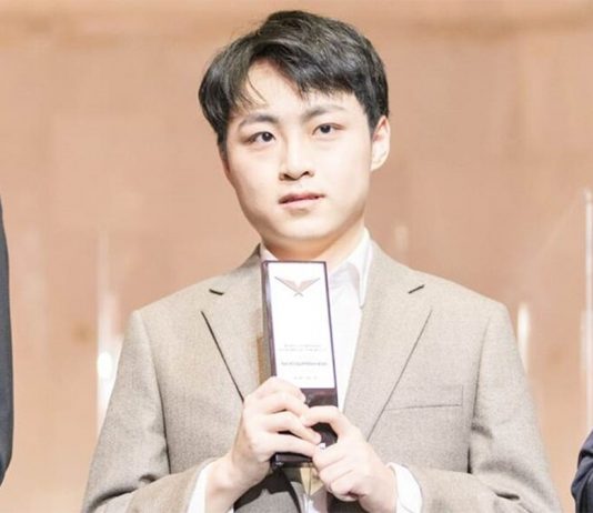 Showmaker được vinh danh “tuyển thủ xuất sắc nhất năm” LCK 2021